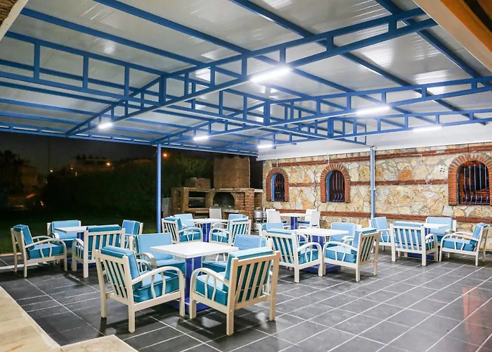 Sunset Village Hotel 2*