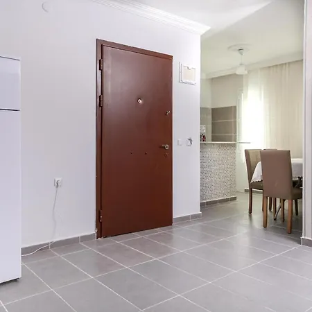 Sunset Village מלון 2*