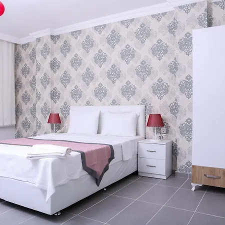 מלון Sunset Village 2*