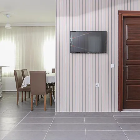 Sunset Village מלון 2*