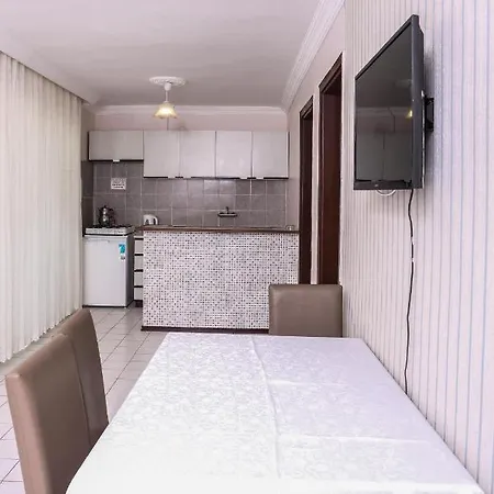 Sunset Village מלון