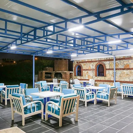 Sunset Village מלון 2*