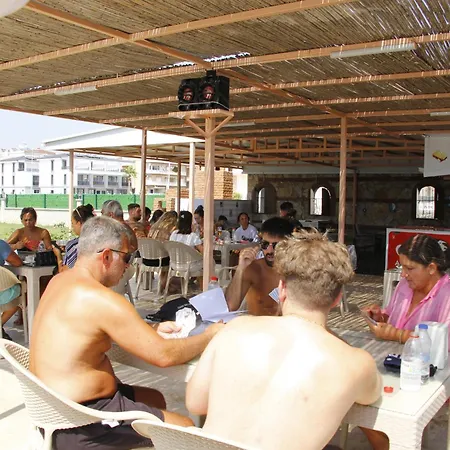 Sunset Village מלון