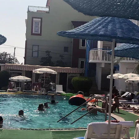 Sunset Village מלון 2*