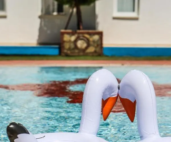 Sunset Village Szálloda 2*