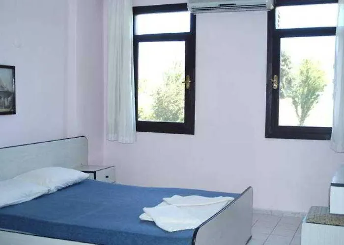 Sunset Village Hotel 2*